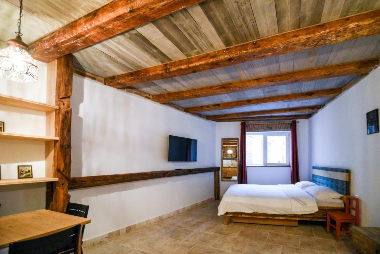 Apartment Downtown Rustic